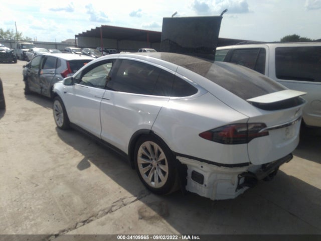 2021 Tesla Model X, VIN: 5YJXCDE24MF322333