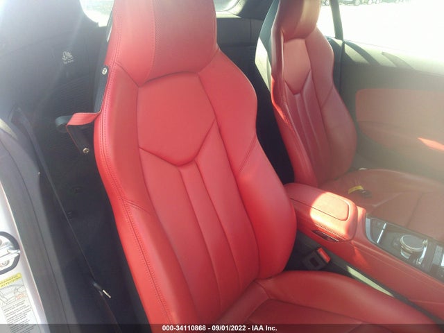 2018 Audi R8, VIN: WUABAAFX0J7902370