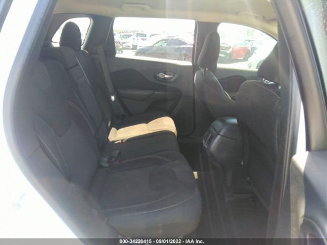 1C4PJLCB0FW694334 Jeep Cherokee Latitude