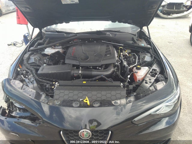 2022 Alfa Romeo Giulia, VIN: ZARFAMBN6N7654271