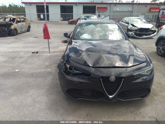 2022 Alfa Romeo Giulia, VIN: ZARFAMBN6N7654271