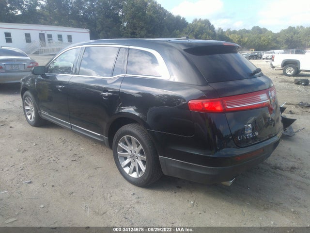 2015 Lincoln MKT, VIN: 2LMHJ5NK9FBL03955