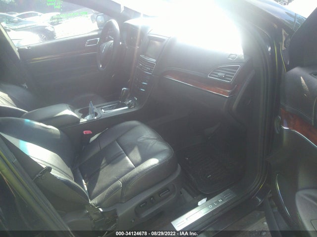 2015 Lincoln MKT, VIN: 2LMHJ5NK9FBL03955