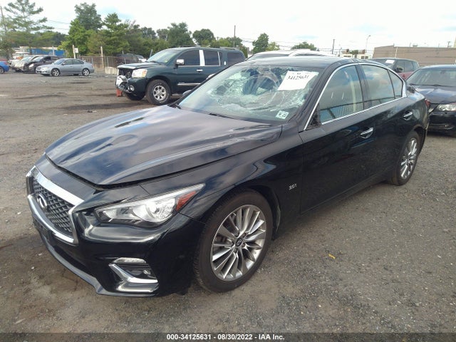 34125631 :رقم المزاد ، JN1EV7AR6JM440458 vin ، 2018 Infiniti Q50 3.0t Luxe مزاد بيع