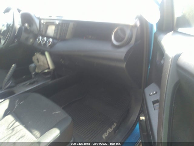 Toyota RAV4 LE 2018 JTMBFREV6JJ226863 Image 5