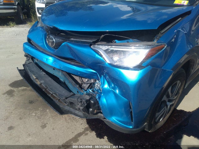 Toyota RAV4 LE 2018 JTMBFREV6JJ226863 Image 6