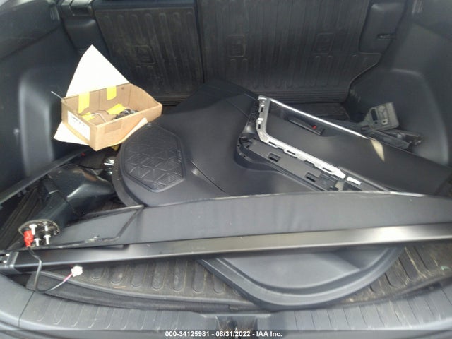 Toyota RAV4 LE 2019 JTMF1RFV1KJ024299 Image 4