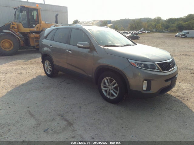 2015 KIA SORENTO LX VIN: 5XYKTDA64FG558382