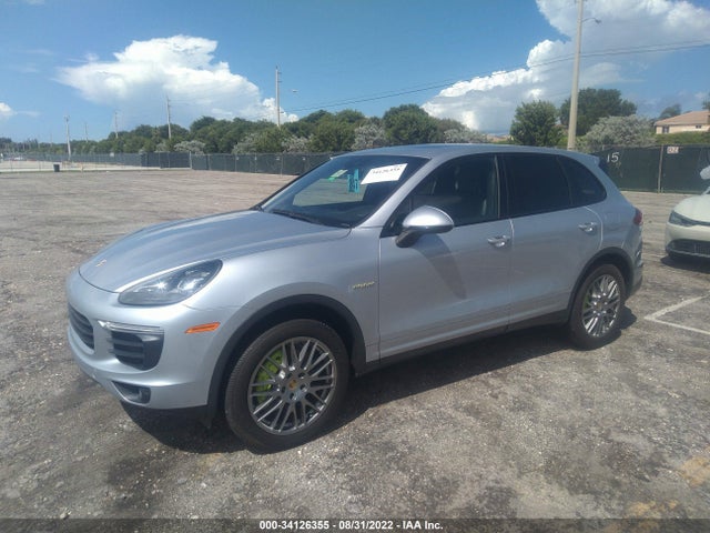 2016 Porsche Cayenne, VIN: WP1AE2A27GLA63704