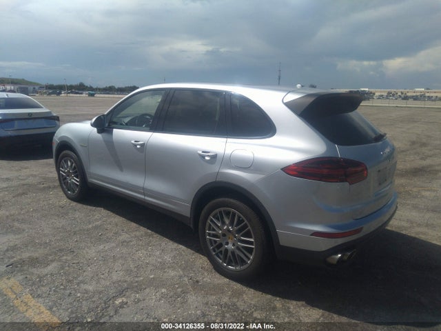 2016 Porsche Cayenne, VIN: WP1AE2A27GLA63704