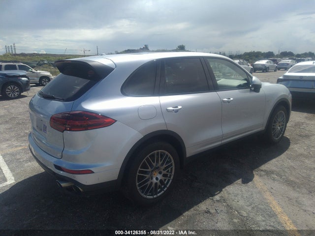 2016 Porsche Cayenne, VIN: WP1AE2A27GLA63704
