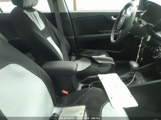 3KPA25AB6JE092106 KIA Rio 5-door S
