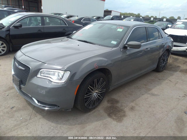 Chrysler 300 Touring 2018 2C3CCAAG2JH316989 Image 2