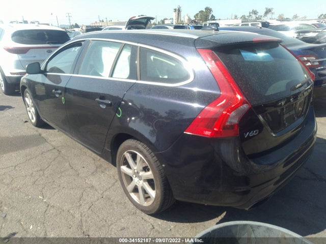 2016 Volvo V60, VIN: YV140MEK7G1304962