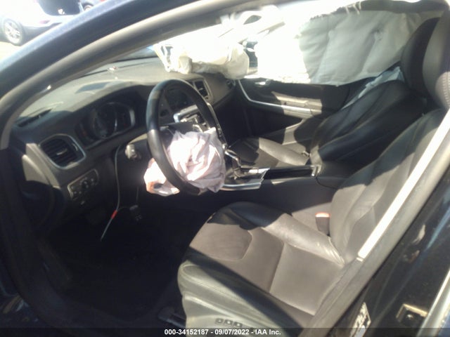 2016 Volvo V60, VIN: YV140MEK7G1304962