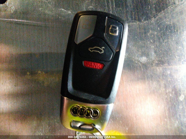 WA1BNAFY8J2047662 Audi Q5 Premium Plus