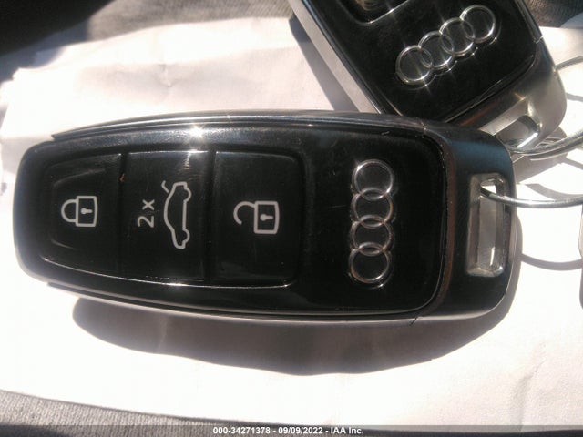 2021 Audi A7, VIN: WAUV2AF26MN039423