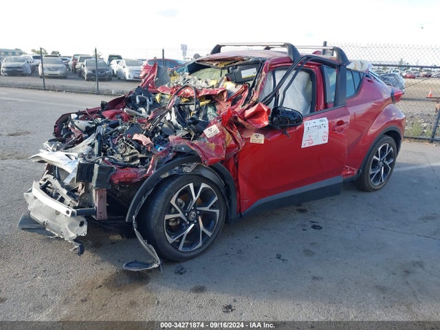 Toyota C-HR XLE 2021 JTNKHMBX6M1097736 Image 2