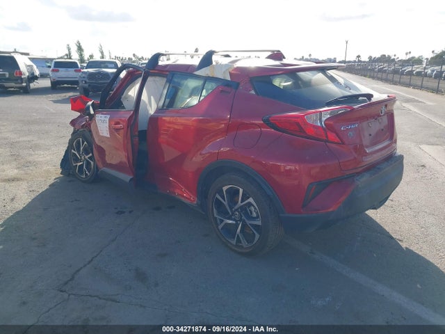 Toyota C-HR XLE 2021 JTNKHMBX6M1097736 Image 3