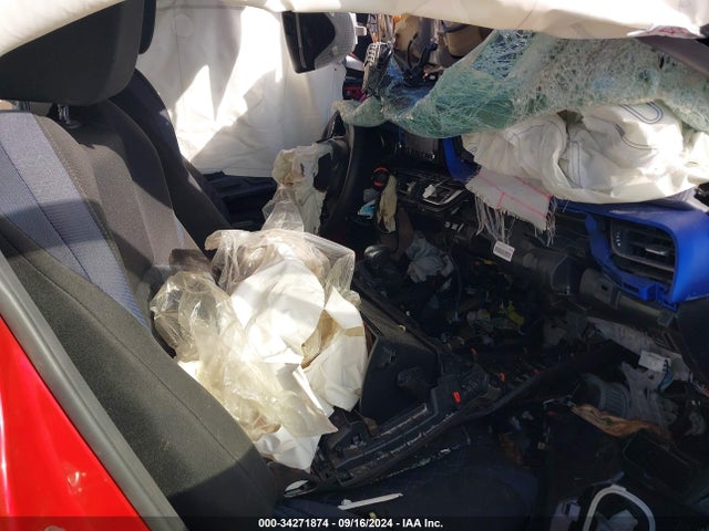 Toyota C-HR XLE 2021 JTNKHMBX6M1097736 Image 5