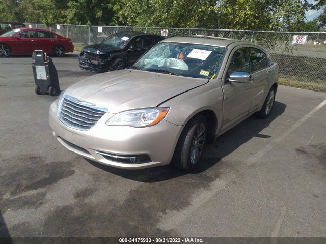 Chrysler 200 Limited 2013 1C3CCBCG7DN631818 Image 2