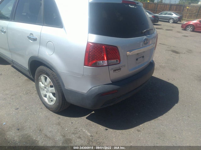 2011 KIA SORENTO LX VIN: 5XYKTCA16BG008688