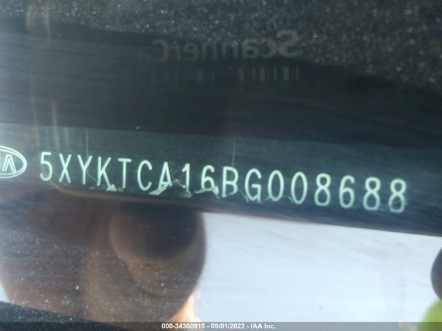 2011 KIA SORENTO LX VIN: 5XYKTCA16BG008688