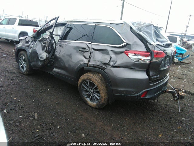 2019 Toyota Highlander, VIN: 5TDJGRFH9KS057556