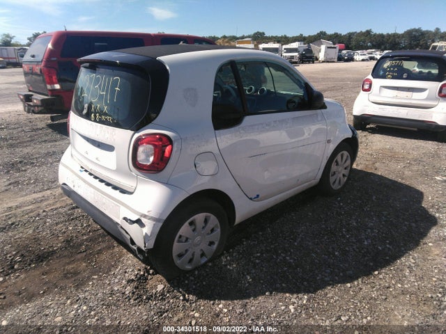 2017 Smart Fortwo, VIN: WMEFJ5DA4HK168555