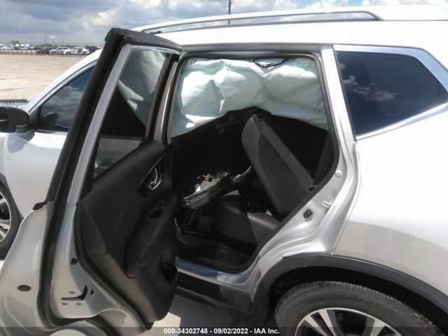 2018 NISSAN ROGUE SL VIN: 5N1AT2MT2JC808390
