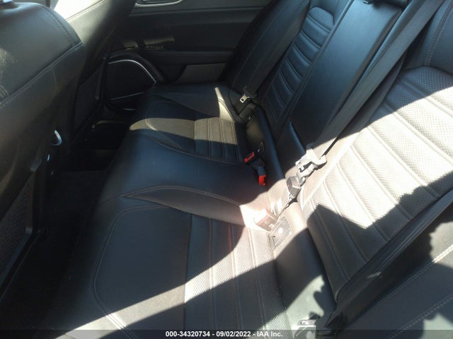 2018 Alfa Romeo Giulia, VIN: ZARFAEEN1J7571889