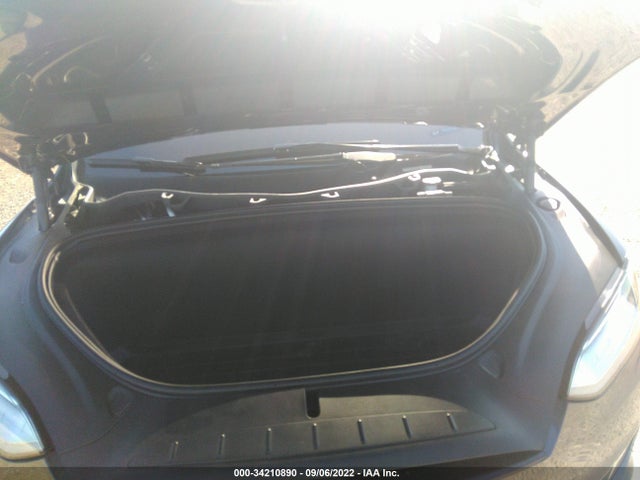 2019 Tesla Model X, VIN: 5YJXCBE46KF160613