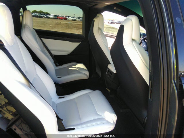 2019 Tesla Model X, VIN: 5YJXCBE46KF160613