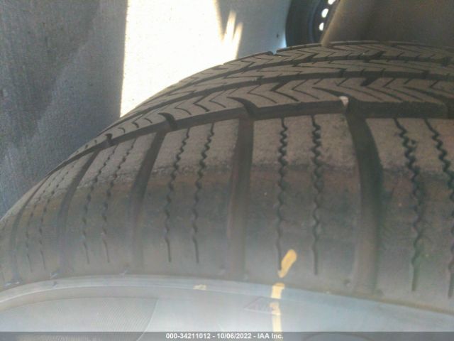 JTDEPMAE7MJ190074 Toyota COROLLA LE