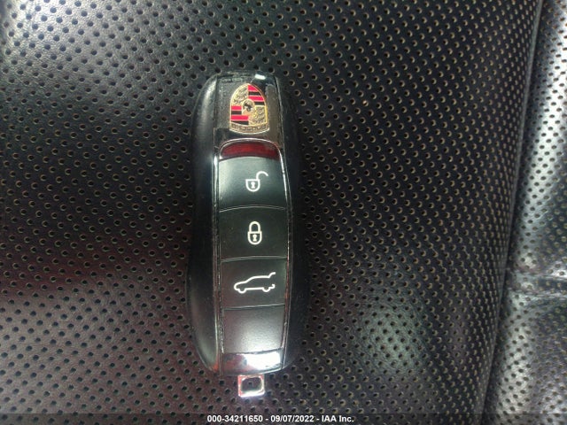 2017 Porsche Cayenne, VIN: WP1AB2A23HLA51527