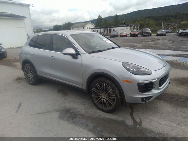 2017 Porsche Cayenne, VIN: WP1AB2A23HLA51527