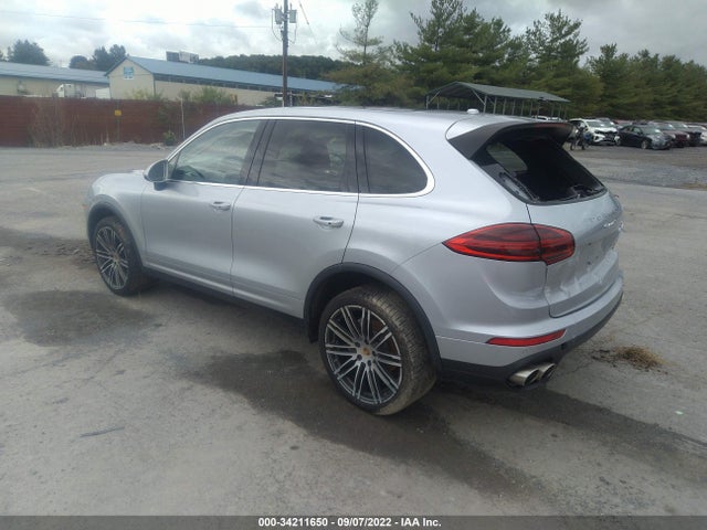 2017 Porsche Cayenne, VIN: WP1AB2A23HLA51527