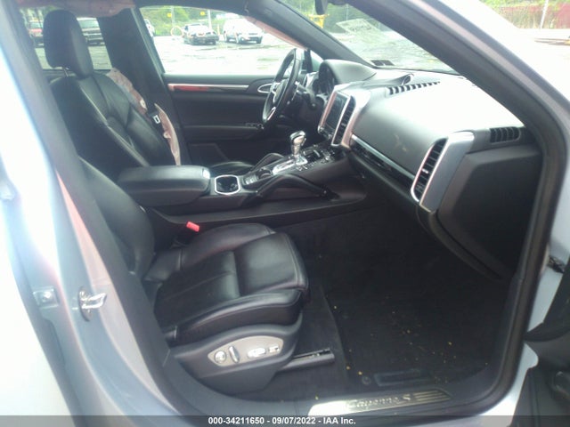 2017 Porsche Cayenne, VIN: WP1AB2A23HLA51527
