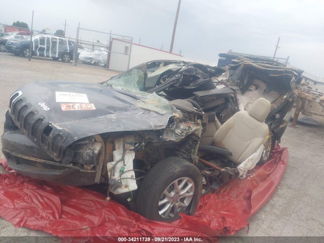 1C4PJLCB7GW230670 Jeep Cherokee Latitude