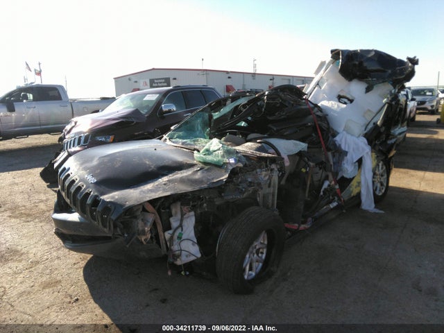 1C4PJLCB7GW230670 Jeep Cherokee Latitude