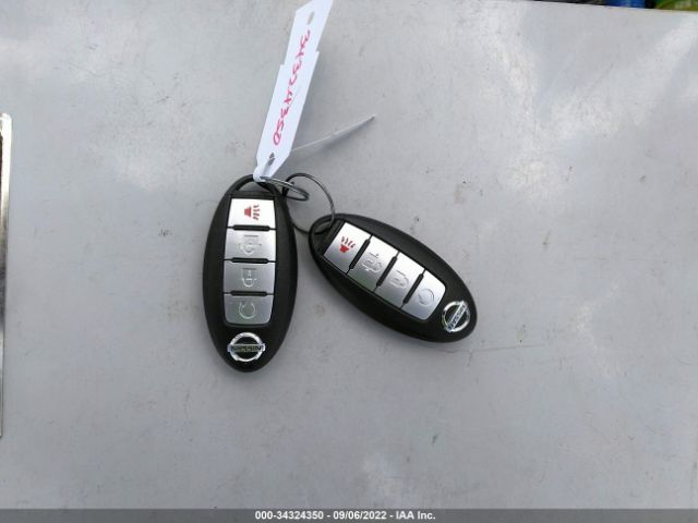 KNMAT2MT7HP502115 Nissan ROGUE SV