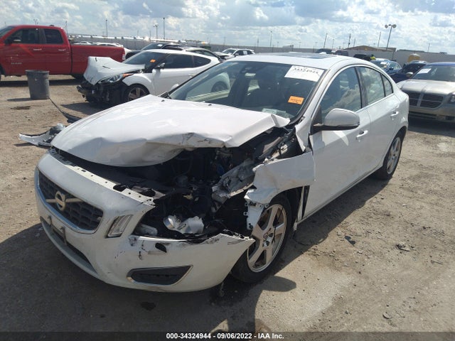Volvo S60 T5 2012 YV1622FS9C2038421 Image 2