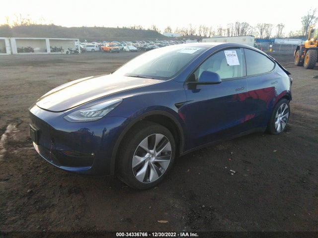 Tesla Model Y 2021 5YJYGDEE1MF228851 Image 2