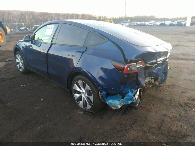 Tesla Model Y 2021 5YJYGDEE1MF228851 Image 3