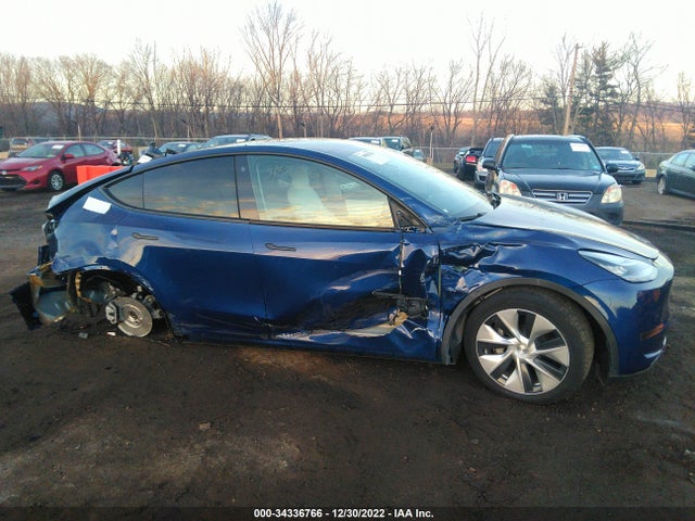 Tesla Model Y 2021 5YJYGDEE1MF228851 Image 6