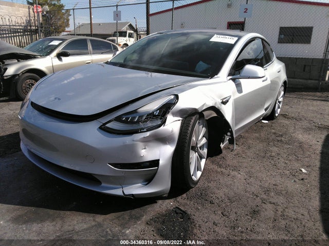 Tesla MODEL 3 2018 5YJ3E1EA1JF038698 Image 2