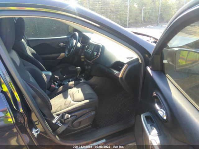 1C4PJMAB6HW620699 Jeep Cherokee Sport