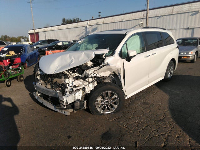 Toyota SIENNA XLE 2022 5TDYSKFC7NS041062 Image 2