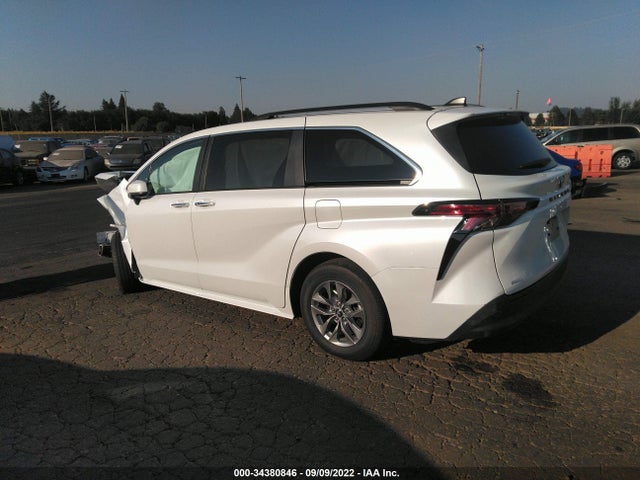 Toyota SIENNA XLE 2022 5TDYSKFC7NS041062 Image 3