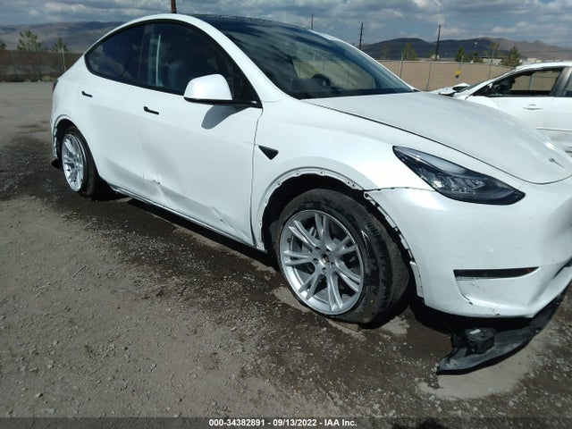 Tesla Model Y 2021 5YJYGDEEXMF233126 Image 7